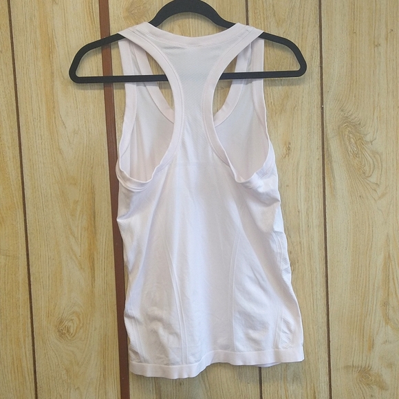 ◼️SALE! Athleta Zero slip work out tank, size L - Picture 5 of 5